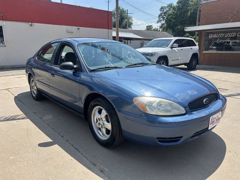 Used 2004 Ford Taurus SE FWD image 4