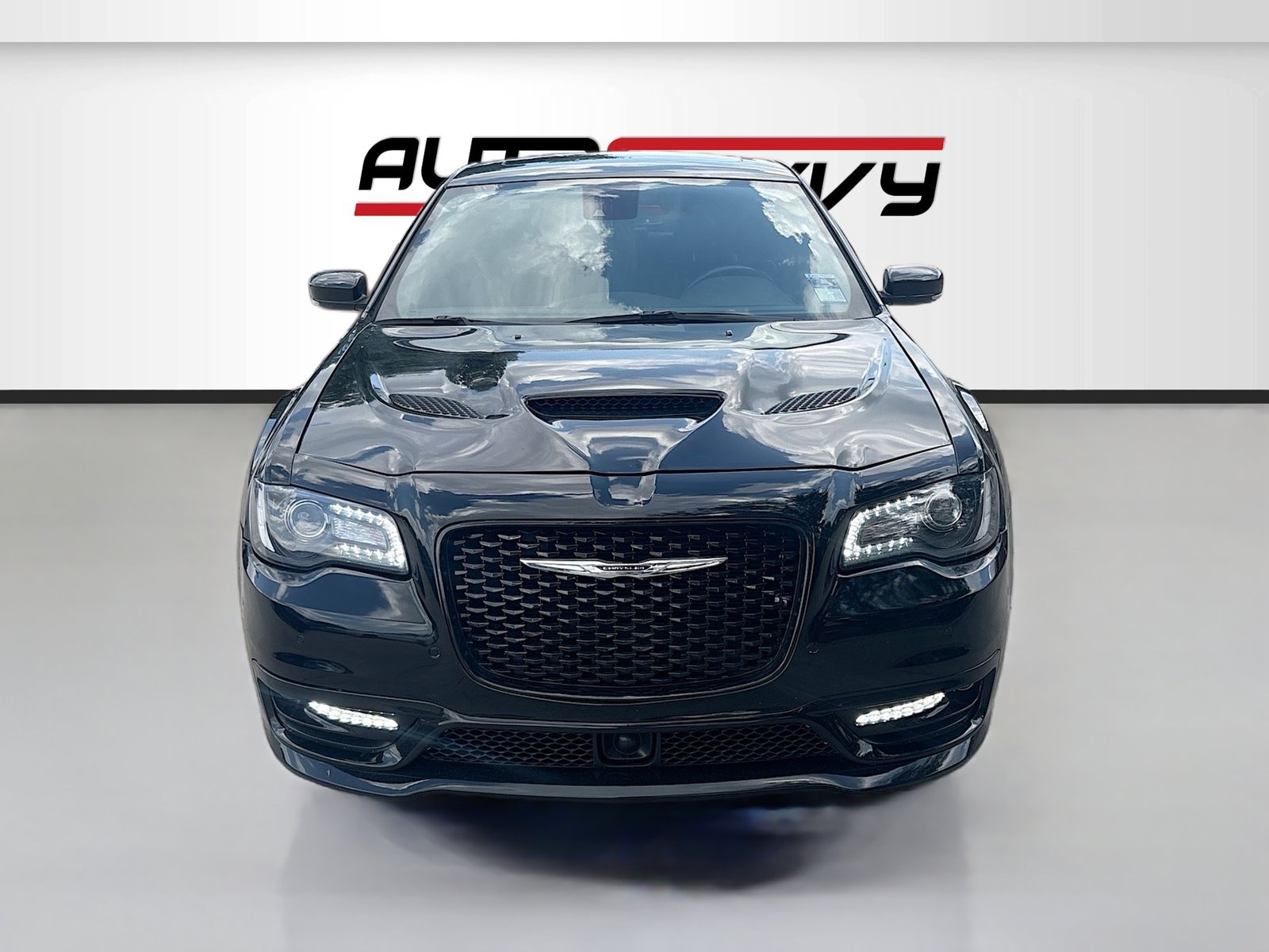 Used 2023 Chrysler 300 S w/ Comfort Group RWD image 2
