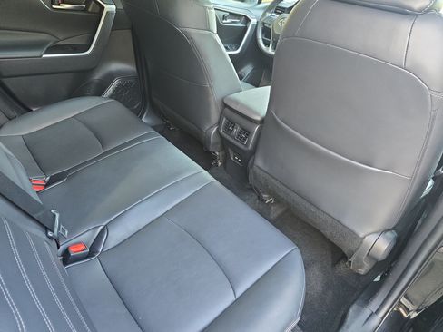 Used 2021 Toyota RAV4 XLE Premium FWD image 11