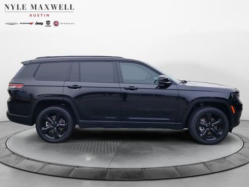 Used 2021 Jeep Grand Cherokee L Laredo image 15
