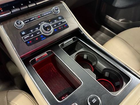Used 2020 Lincoln Aviator Reserve w/ Elements Package Plus image 18