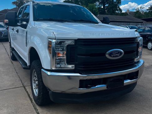 Used 2019 Ford F250 XL w/ Power Equipment Group AWD/4WD image 3