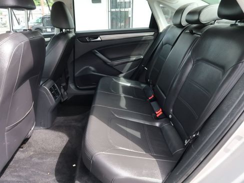 Used 2014 Volkswagen Passat 2.5 SE FWD image 7