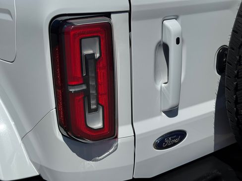 Used 2025 Ford Bronco Outer Banks AWD/4WD image 15