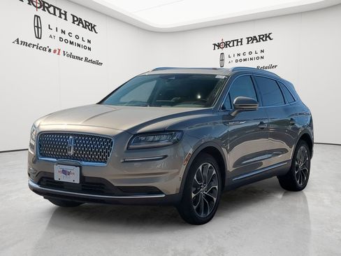 Used 2023 Lincoln Nautilus Reserve w/ Equipment Group 201A AWD/4WD image 7