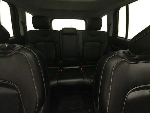 Used 2023 Jeep Grand Cherokee Limited w/ Black Appearance Package AWD/4WD image 31