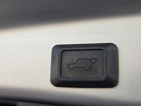 Used 2019 Toyota RAV4 XLE image 29