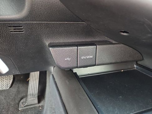 Used 2022 Toyota Camry SE image 21