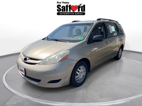 Used 2009 Toyota Sienna CE FWD image 1