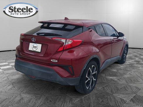 Used 2018 Toyota C-HR XLE FWD image 4