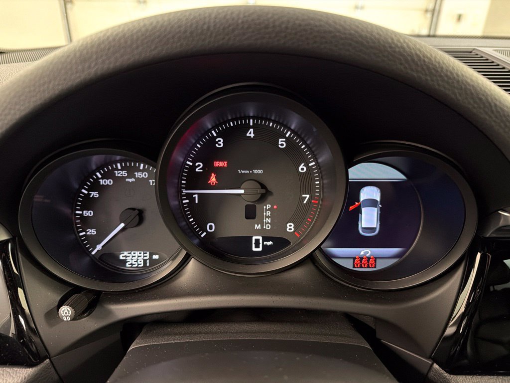 Used 2024 Porsche Macan AWD/4WD image 21