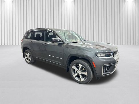 New 2026 Jeep Grand Cherokee Limited AWD/4WD image 2