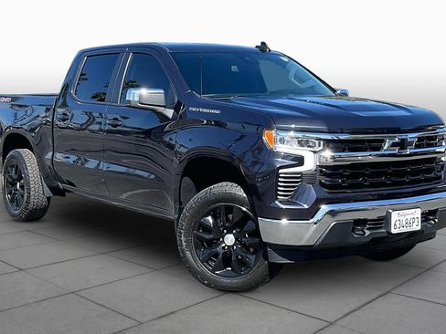 Used 2022 Chevrolet Silverado 1500 LT AWD/4WD image 2