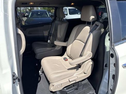 Used 2018 Honda Odyssey EX-L image 17