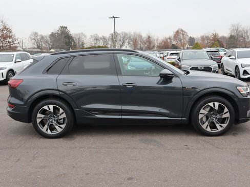 Used 2021 Audi e-tron Premium w/ Convenience Plus Package image 4