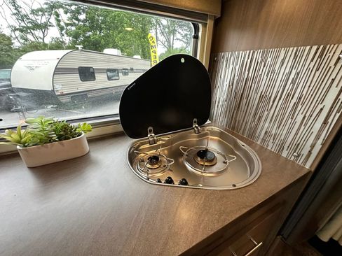 Used 2013 Mercedes-Benz Sprinter 3500 image 32