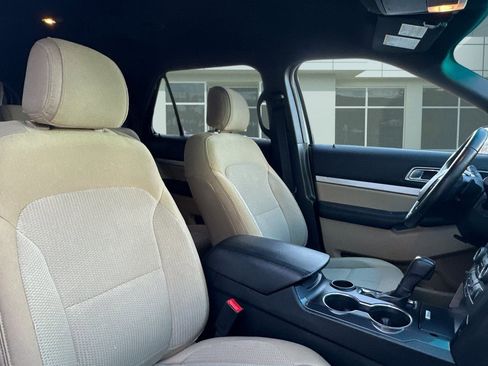 Used 2016 Ford Explorer XLT w/ Equipment Group 201A image 31