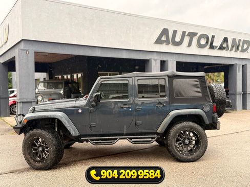 Used 2015 Jeep Wrangler Unlimited Sahara w/ Connectivity Group AWD/4WD image 6