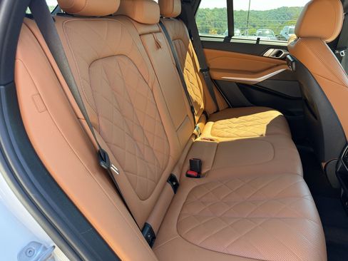 Used 2023 BMW X5 xDrive45e w/ Executive Package AWD/4WD image 31
