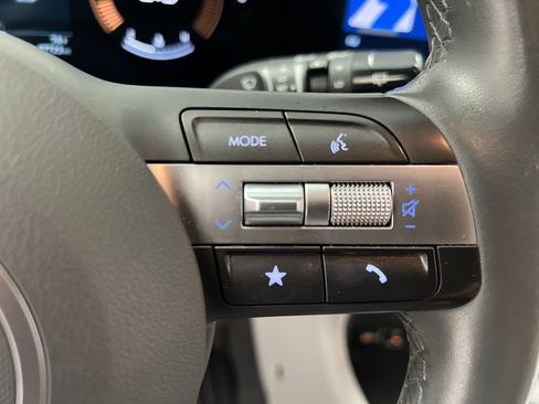 Used 2025 Hyundai Kona SEL FWD image 40