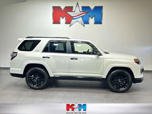 Used 2019 Toyota 4Runner Limited AWD/4WD image 1