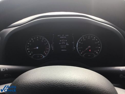 Used 2020 Jeep Renegade Latitude w/ Cold Weather Group image 35