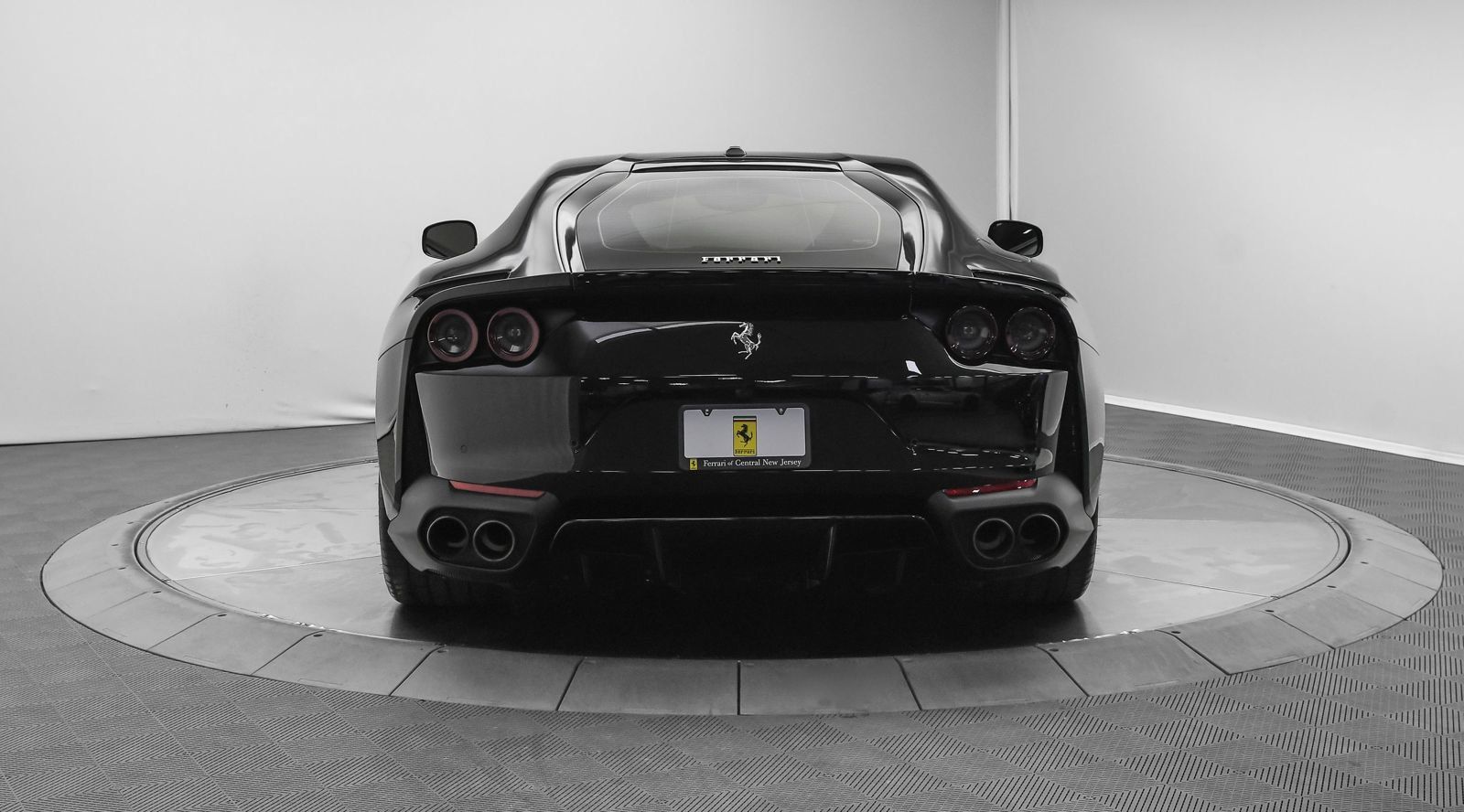 Used 2018 Ferrari 812 Superfast RWD image 6