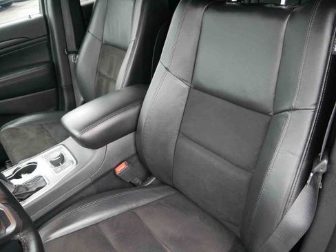 Used 2020 Jeep Grand Cherokee Altitude image 32