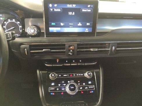 Used 2020 Lincoln Corsair FWD w/ Rear Removable Package Tray image 25