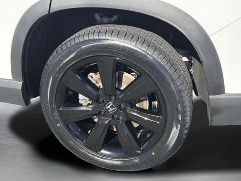 Certified 2025 Honda Pilot Black Edition image 21