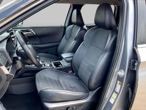 Used 2024 Mitsubishi Outlander SE AWD/4WD image 8