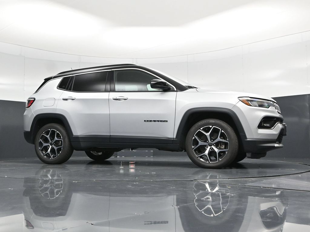 Used 2025 Jeep Compass Limited AWD/4WD image 54
