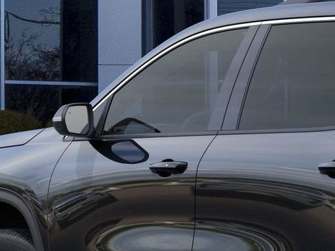 New 2026 Chevrolet Traverse LT FWD image 12