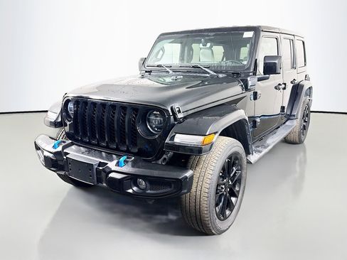 Used 2021 Jeep Wrangler Unlimited Sahara image 4