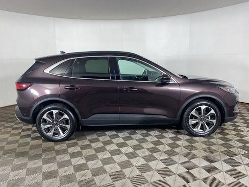 Used 2023 Ford Escape Platinum w/ Premium Technology Package image 4