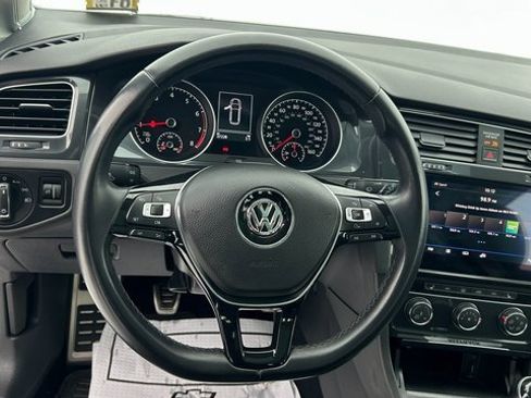 Used 2018 Volkswagen Golf Alltrack image 27