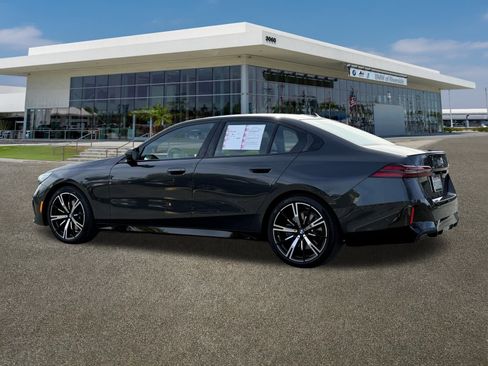 Used 2026 BMW 530i w/ M Sport Package image 7