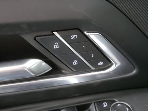 Used 2025 Chevrolet Silverado EV RST AWD/4WD image 13