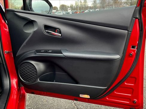 Used 2022 Toyota Prius Prime XLE image 12