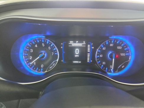 Used 2018 Chrysler Pacifica Touring Plus w/ S Appearance Package FWD image 37