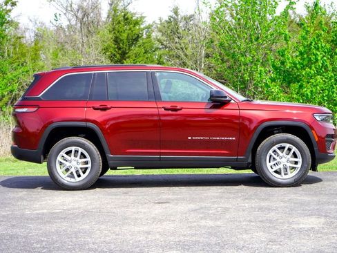 New 2026 Jeep Grand Cherokee Laredo RWD image 5