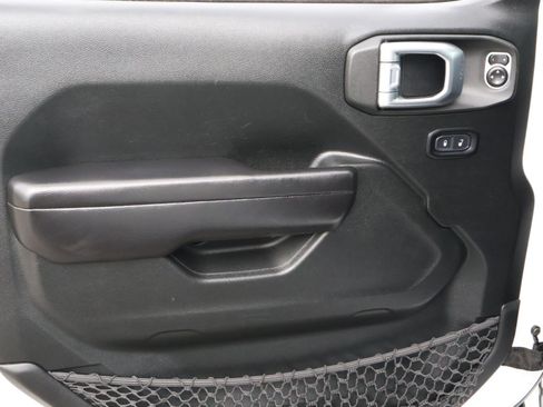 Used 2020 Jeep Gladiator Sport w/ Quick Order Package 24S image 16