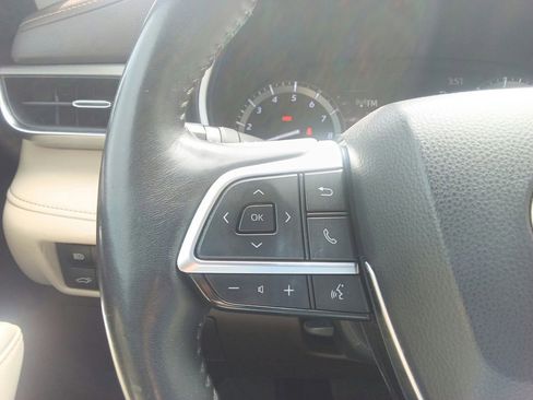 Used 2020 Toyota Highlander Limited FWD image 21