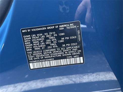 Used 2025 Volkswagen Atlas Cross Sport SE image 35