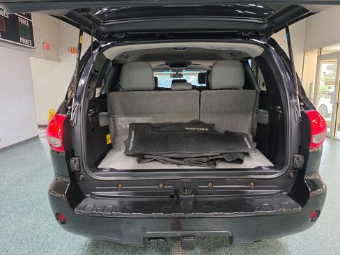 Used 2017 Toyota Sequoia Limited AWD/4WD image 24