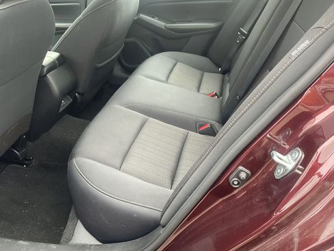 Used 2024 Nissan Altima 2.5 SV FWD image 13