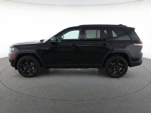 Used 2024 Jeep Grand Cherokee Altitude image 6