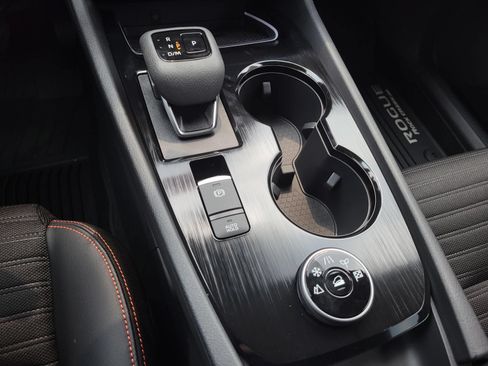 New 2026 Nissan Rogue SV AWD/4WD image 25
