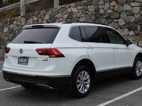 Used 2018 Volkswagen Tiguan SE w/ 3rd Row Seat Package image 9