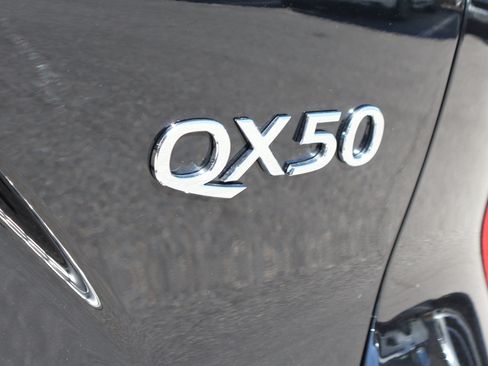 Certified 2025 INFINITI QX50 Luxe image 9